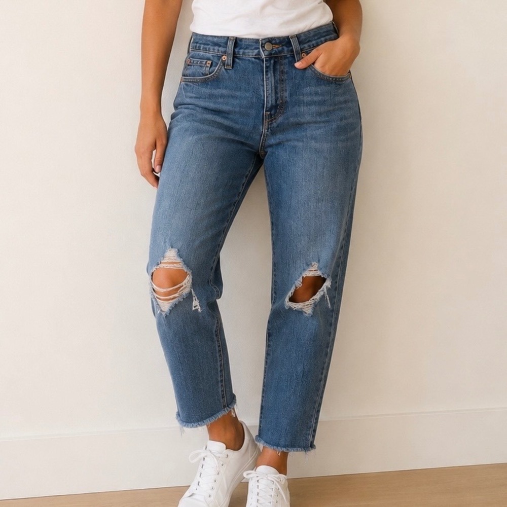 Levi Strauss Signature Mid Rise Boyfriend Jeans Distressed Raw Hem Denim Women 6